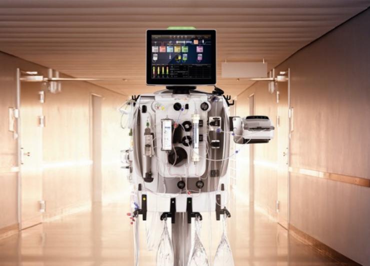 PrisMax 2 Machine with Oxiris and PrismaLung+ in Hallway